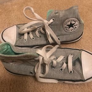 Converse Chuck Taylor girls shoes SIZE 2 GUC